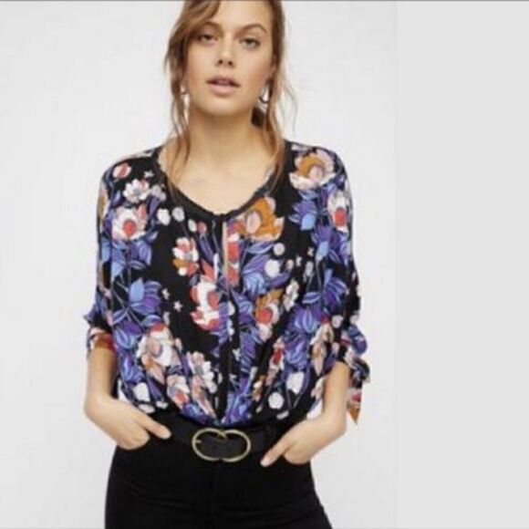 FREE PEOPLE Keepin’ On Printed Top Size S - Picture 5 of 9